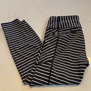 Athleta Striped Contender Crop Tight Legging Small Petite
